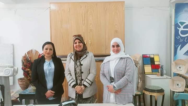 اليوم الثاني والختام لورشه العمل  بعنوان "تقنيات الطبعه الفنية" لطلاب  قسم الجرافيك