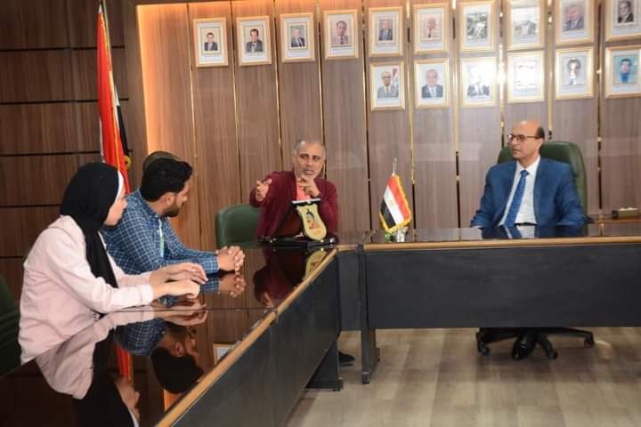 جامعة جنوب الوادى  تكرم طلاب كلية الفنون الجميلة جامعة اسيوط المشاركين فى سمبوزيوم النحت والخزف  بكلية التربية النوعية جامعة جنوب الوادي 