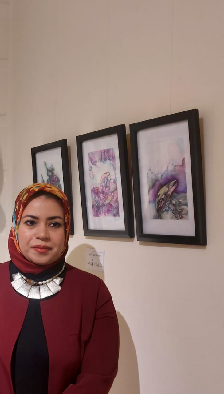 مشاركة الدكتورة / ولاء احمد عبد اللطيف المدرس بقسم التصوير بالكلية بثلاث اعمال فنية فى الملتقي الذي نظمته مؤسسة لمسات للفن التشكيلى في جاليري لمسات بالدقي بعنوان  "خواطر,"