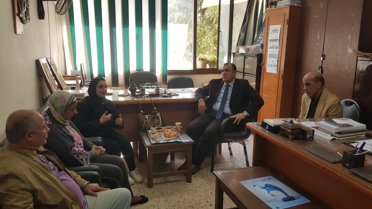  استقبال كلية الفنون الجميلة للجنة وضع آلية للاستفادة من الاعمال الطلابية بالجامعة