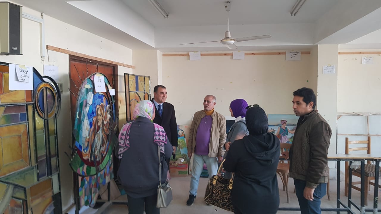  استقبال كلية الفنون الجميلة للجنة وضع آلية للاستفادة من الاعمال الطلابية بالجامعة
