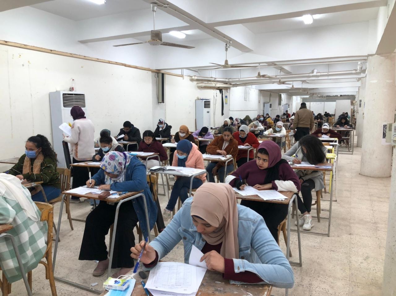 متابعة الامتحانات