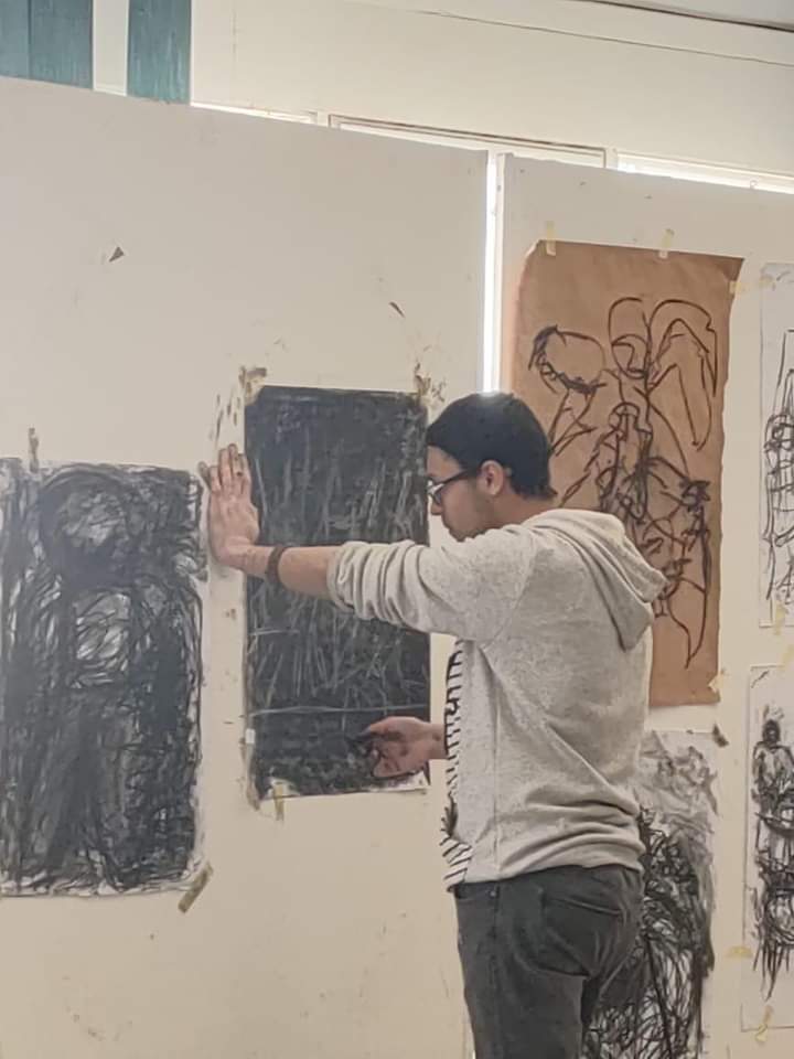 إقامة ورشة عمل عن الأساليب العالمية لفن الرسم من دروس البرفيسيور روجر دال بأكاديمية ستراسبورج للفنون بفرنسا ضمن فعاليات جائزة نوار للرسم