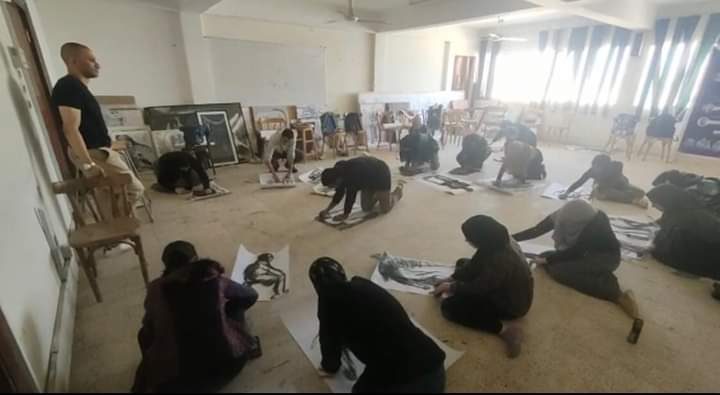 إقامة ورشة عمل عن الأساليب العالمية لفن الرسم من دروس البرفيسيور روجر دال بأكاديمية ستراسبورج للفنون بفرنسا ضمن فعاليات جائزة نوار للرسم