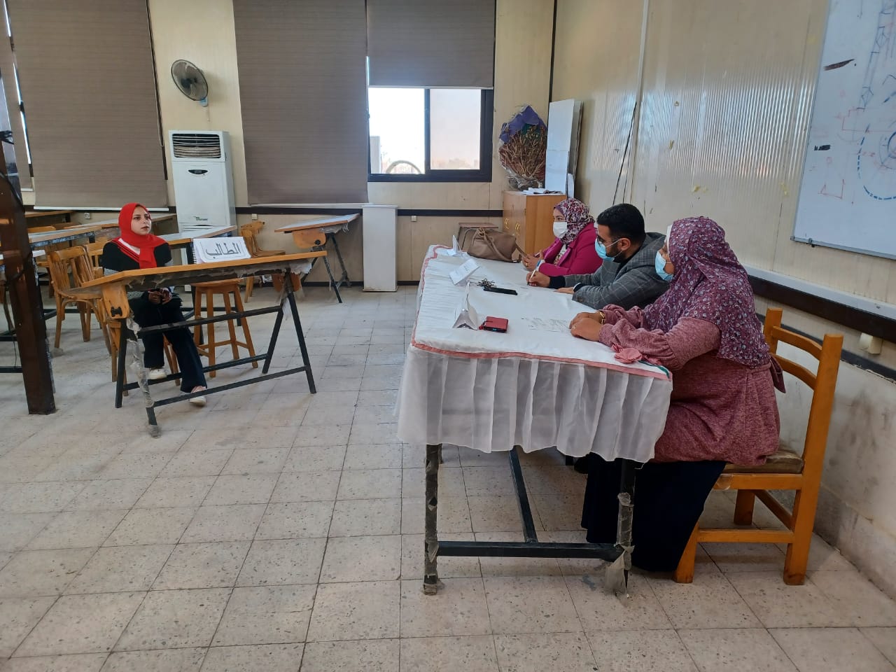 عقد اختبار قبول لطلاب مرحلة الماجستير قسم العمارة