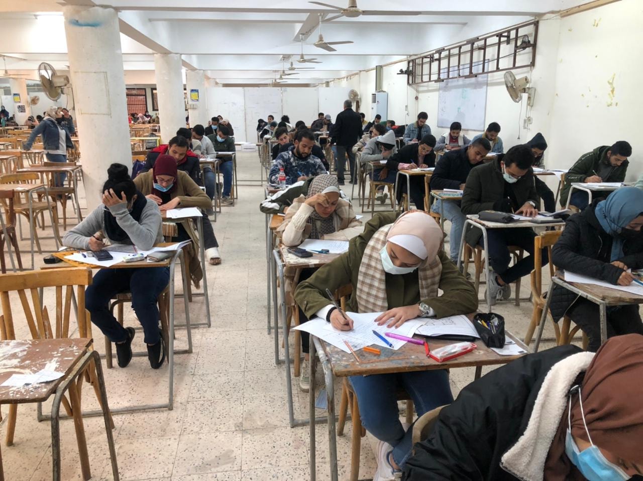 متابعة الامتحانات