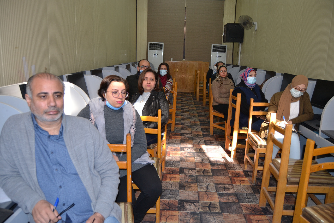 عقد مركز تطوير التعليم الجامعي دورة تدريبية للسادة أعضاء هيئة التدريس والهيئة المعاونة بكلية الفنون الجميلة بالتعاون مع وحدة ضمان الجودة بالكلية 