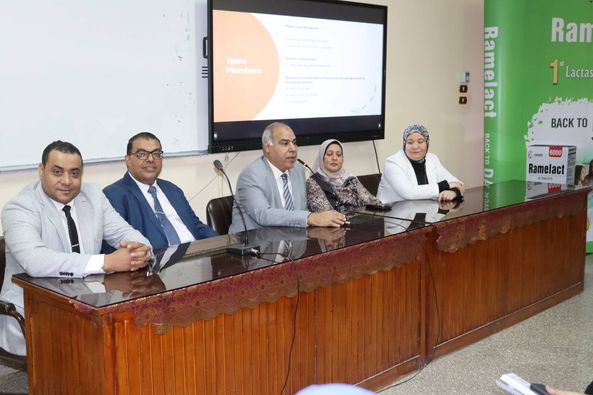 كلية الطب تحتفل بتخريج الدفعة الثانية من الدبلومة المهنية في التغذية العلاجية.