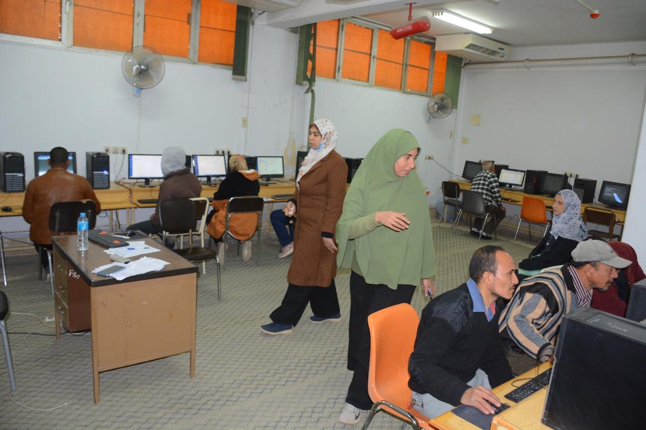 وحدة الخدمات التكنولوجية توثق بالصور ورشة عمل للسادة الإداريين بالكلية بعنوان "تعزيز المهارات باستخدام Microsoft Office 2016 Word للإداريين"
